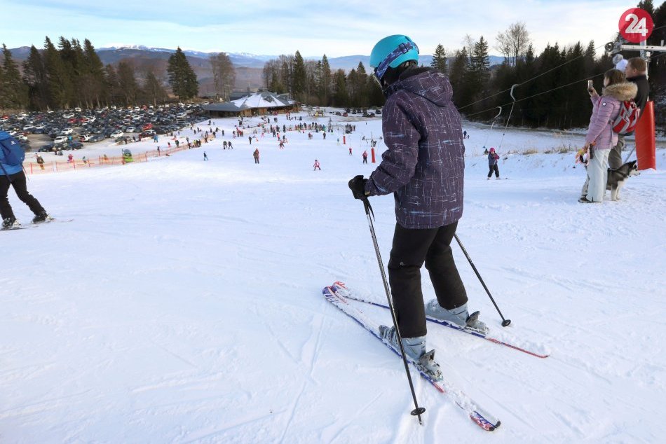 Ilustračný obrázok k článku Aká je situácia v strediskách pri Bystrici? Aktuálne snehové správy pre lyžiarov