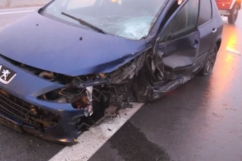 Ilustračný obrázok k článku Hrozivá nehoda pri Košiciach: Čelne sa zrazili dve autá