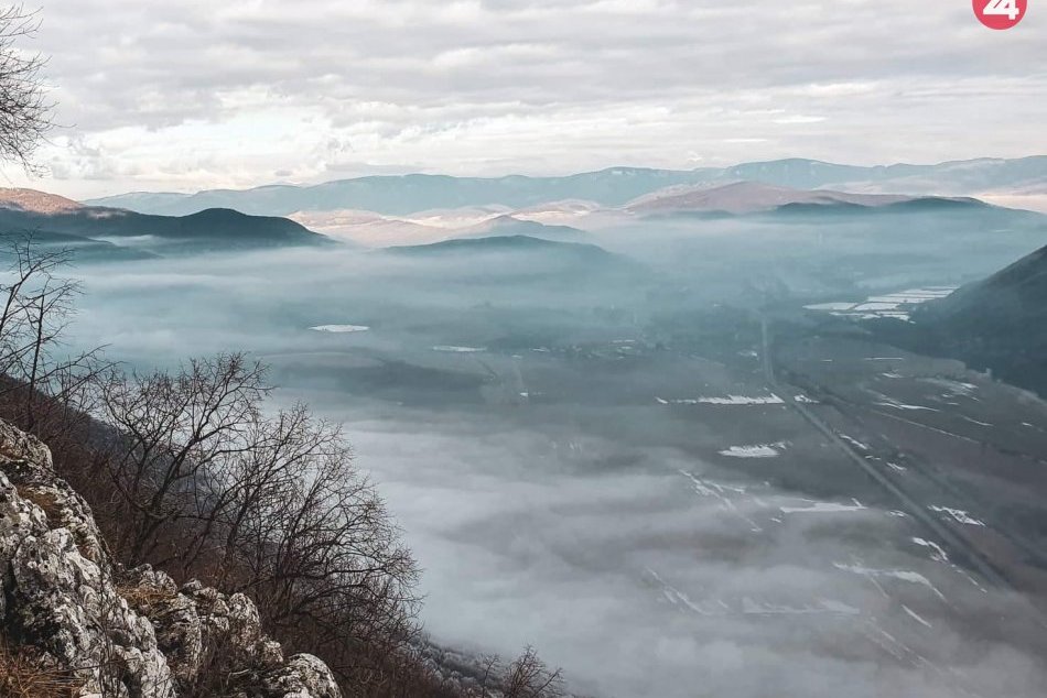 Ilustračný obrázok k článku Krásne výhľady na mesto a široké okolie: Pozrite si FOTO z Plešiveckej planiny
