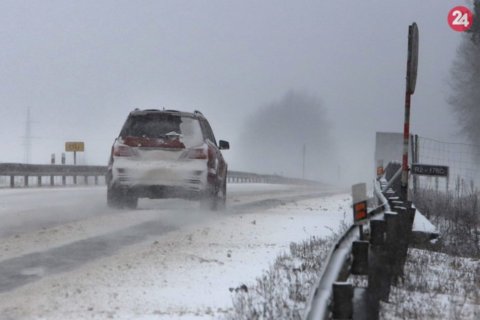 Ilustračný obrázok k článku PREHĽAD pre vodičov na Gemeri: Na ktorých cestách sa drží sneh?