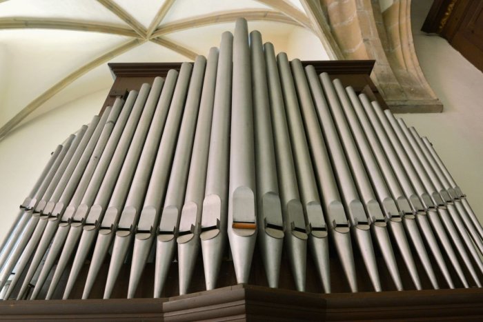 Ilustračný obrázok k článku Veriaci spojili sily: V kostole si opäť po roku vypočuli zreštaurovaný organ