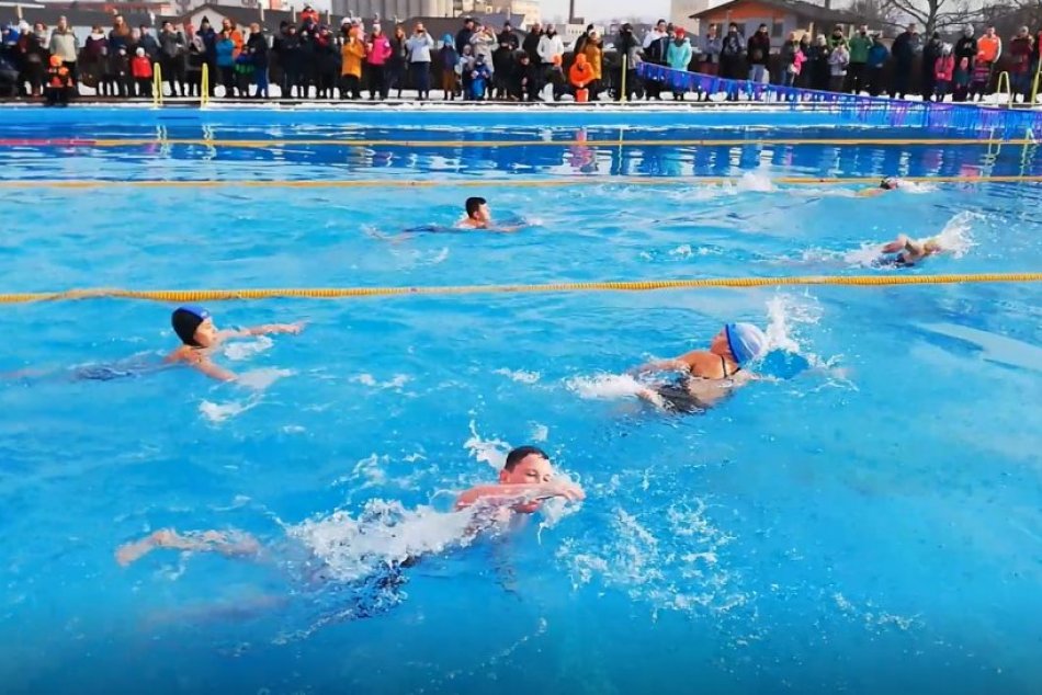 Ilustračný obrázok k článku Tvrdenie primára vás možno prekvapí: Od akého veku je ideálne začať s otužovaním?