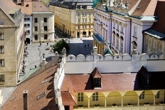Ilustračný obrázok k článku Skontrolujte si Bratislavu. Zmluvy, faktúry a objednávky mesta sa ľahšie hľadajú