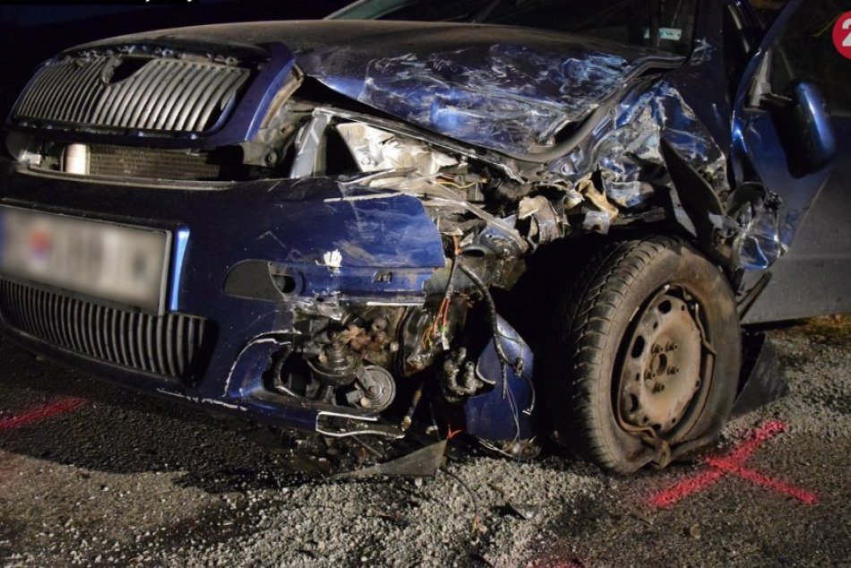 Ilustračný obrázok k článku Hrozivá nehoda v Gelnici: V zničených autách sa zranili štyria ľudia, FOTO