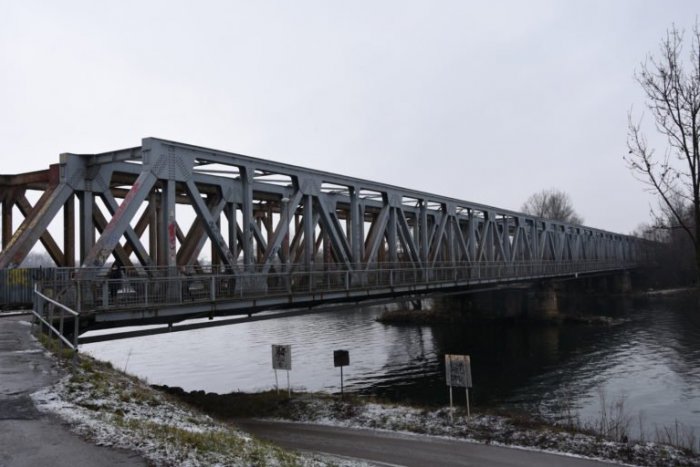Ilustračný obrázok k článku Vlakom už neslúži, ale bude Trenčanom: Veľké plány so starým železničným mostom