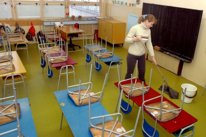 Ilustračný obrázok k článku Ružomberok pristúpi k opatreniu skôr: Zatvorí školy a školské zariadenia