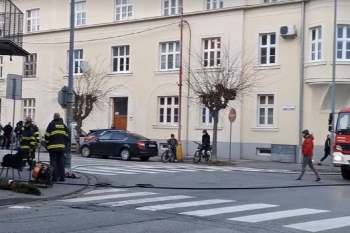 Ilustračný obrázok k článku Požiar solária v Trnave: Križovatku museli policajti uzavrieť, VIDEO