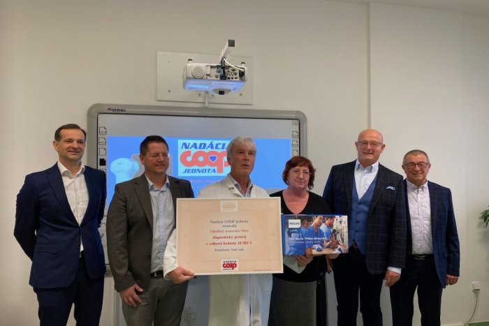 Ilustračný obrázok k článku Nadácia COOP Jednota darovala nitrianskej nemocnici mobilný ultrazvuk v hodnote 10 000 eur