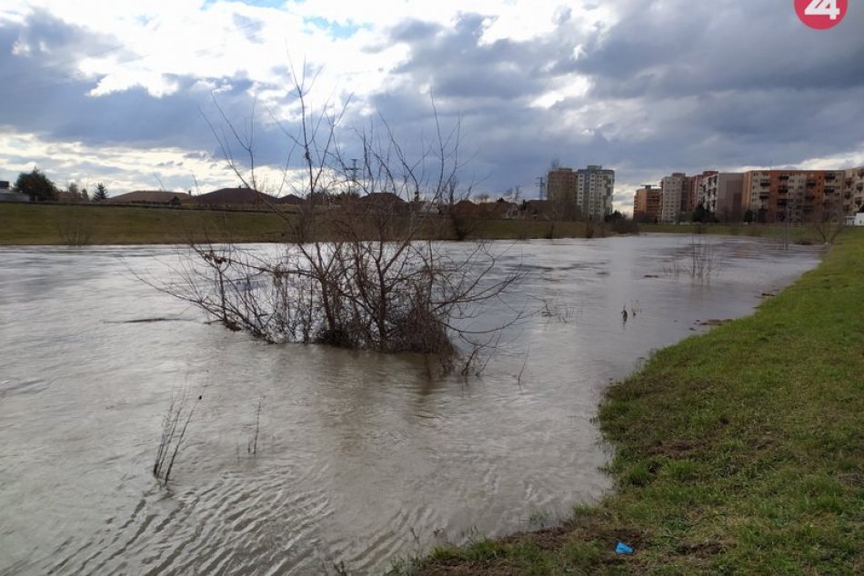 Ilustračný obrázok k článku Výstrahy pred povodňami pretrvávajú: V okrese Nové Zámky platí najvyšší stupeň!