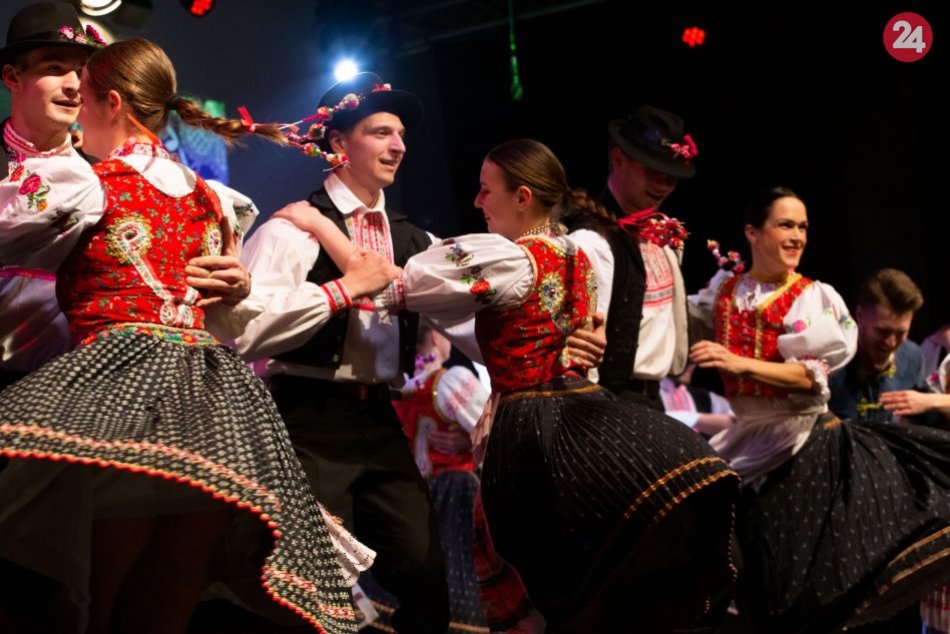 Ilustračný obrázok k článku Keď folklór pomáha. Pre onkologických pacientov v Bystrici vyzbierali krásnu sumu