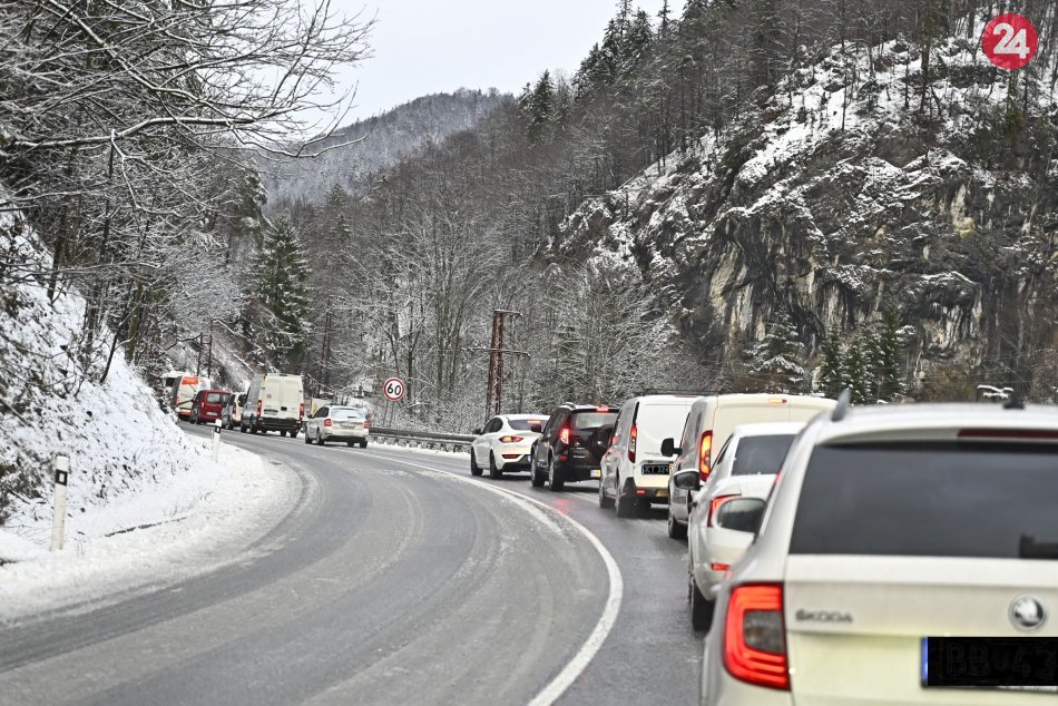 Ilustračný obrázok k článku Na Donovaloch rátajte s obmedzeniami: Horský priechod už otvorili pre osobné vozidlá