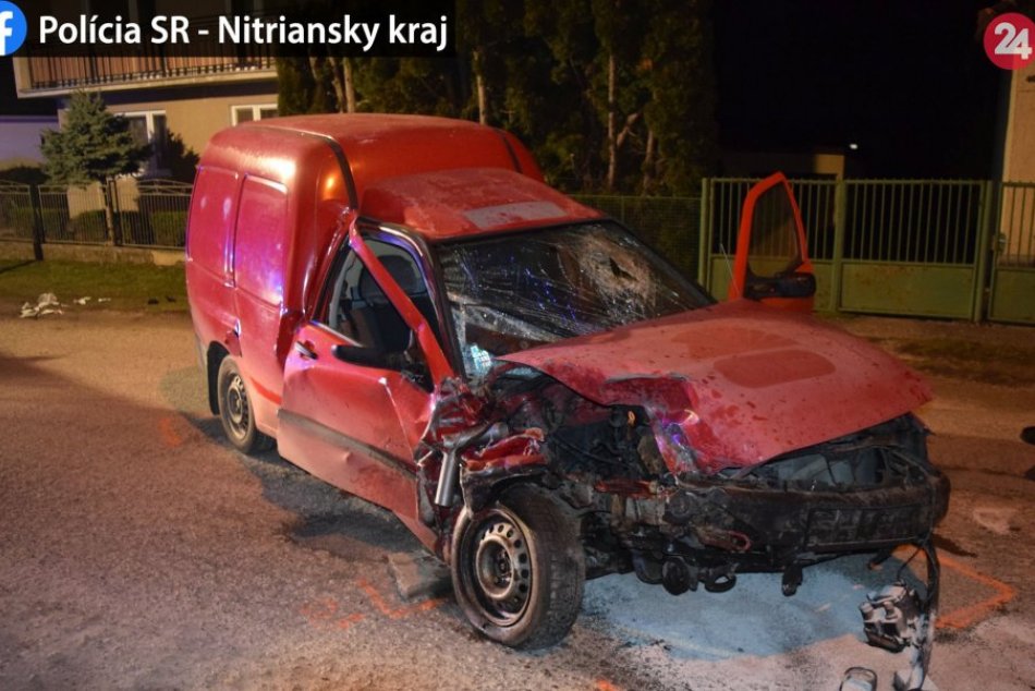 Ilustračný obrázok k článku Zdemolované autá a prerazený plot: Opití vodiči zanechali poriadnu spúšť