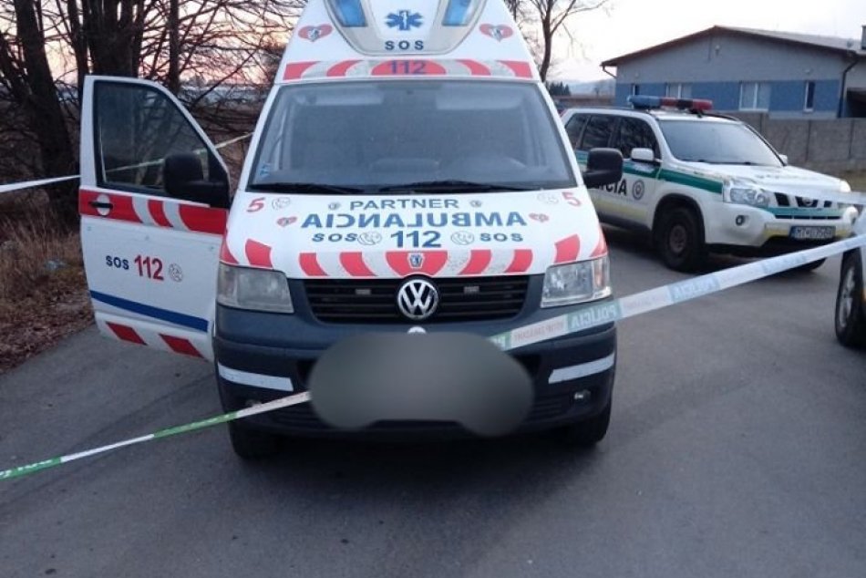 Ilustračný obrázok k článku Policajti strieľali po unikajúcej sanitke. Neskutočné, v akom stave našli vodiča, FOTO