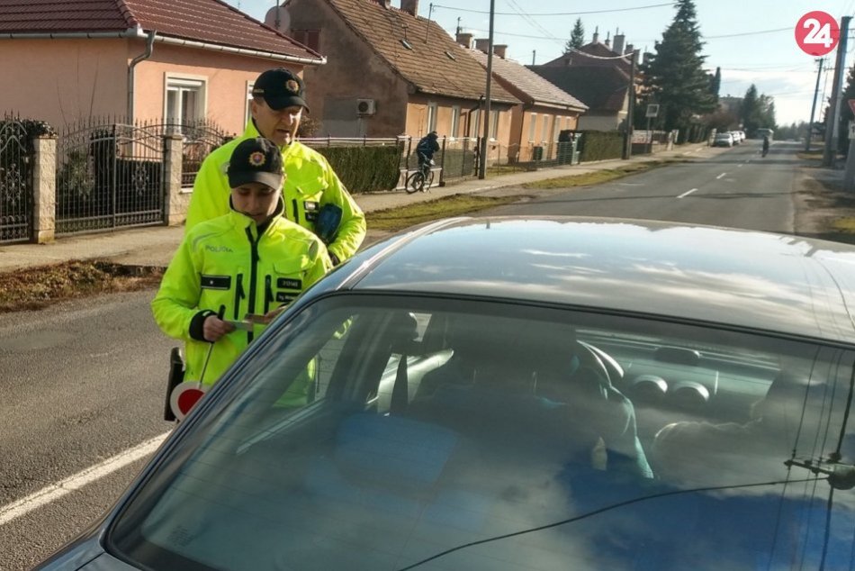Ilustračný obrázok k článku Považskobystrickí policajti si to všimli: Nafetovanému vodičovi (28) hrozí basa!