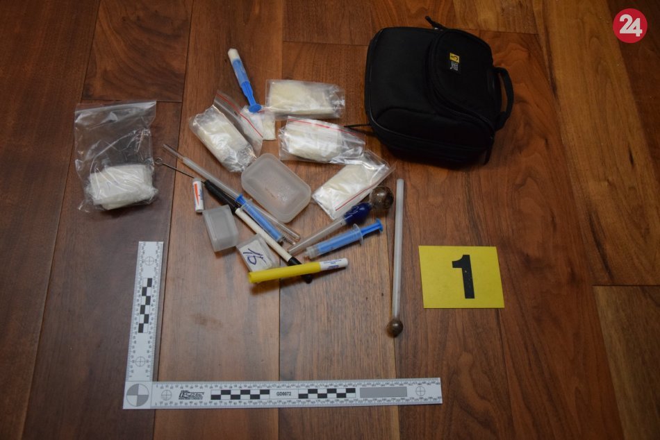 Ilustračný obrázok k článku Polícia už má predbežné výsledky expertízy: U Bystričana našla drogy, FOTO