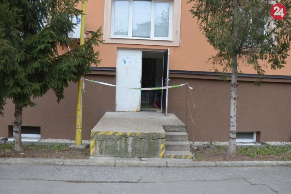 Ilustračný obrázok k článku Skupina mužov ukradla z lekárne trezor s peniazmi, FOTO