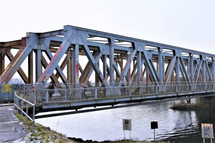 Ilustračný obrázok k článku Trenčín získa železničný most do vlastníctva: Predaj schválila vláda