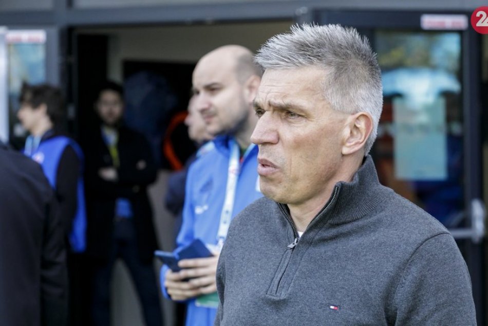 Ilustračný obrázok k článku Hrnčár končí: Trenčiansky AS má v sezóne tretieho hlavného trénera