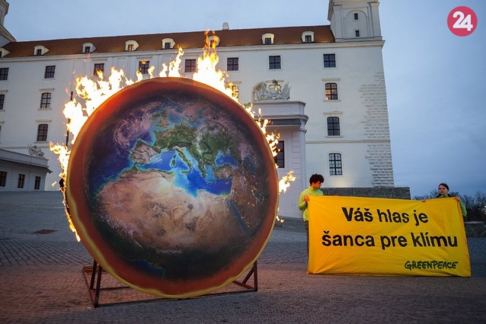 Ilustračný obrázok k článku Zem v plameňoch: Ovplyvnia parlamentné voľby klimatickú krízu?