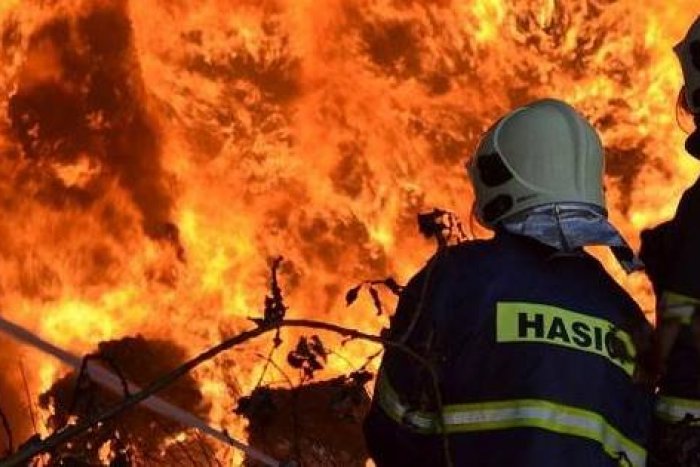 Ilustračný obrázok k článku Je tu čas zvýšeného nebezpečenstva vzniku požiaru, humenskí hasiči apelujú na ľudí