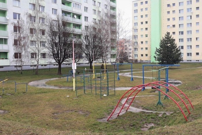 Ilustračný obrázok k článku V lete začne výstavba vnútrobloku Okružná. Porovnajte si aktuálny a budúci stav