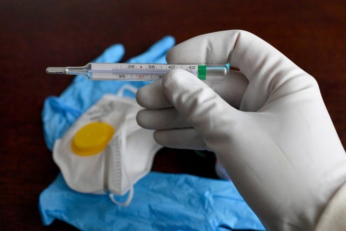 Ilustračný obrázok k článku Respiračné ochorenia a chrípka sa držia na uzde: Podľa epidemiológov aj vďaka rúškam