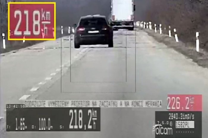 Ilustračný obrázok k článku Policajti len vyvaľovali oči: Senior prekročil rýchlosť o 128 km/h