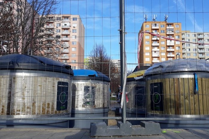 Ilustračný obrázok k článku Rastú ako huby po daždi: Na Družbe pribúdajú nové kontajnery - GALÉRIA