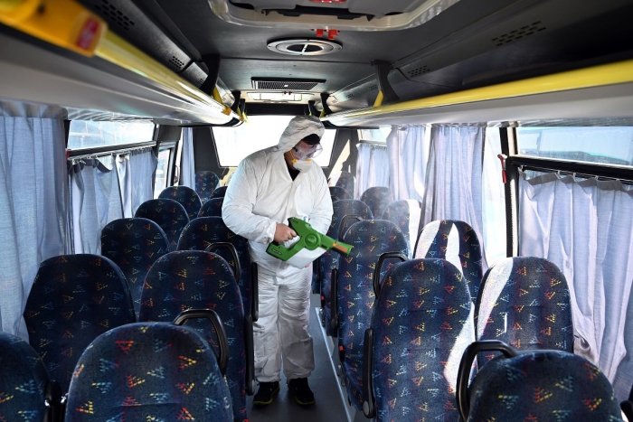 Ilustračný obrázok k článku Koronavírus: Autobusy v kraji v prázdninovom režime, tieto sedadlá neobsadzujte