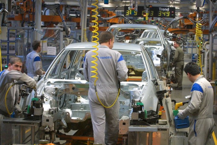Ilustračný obrázok k článku SVET O SLOVENSKU: Volkswagen tak skoro výrobu neobnoví