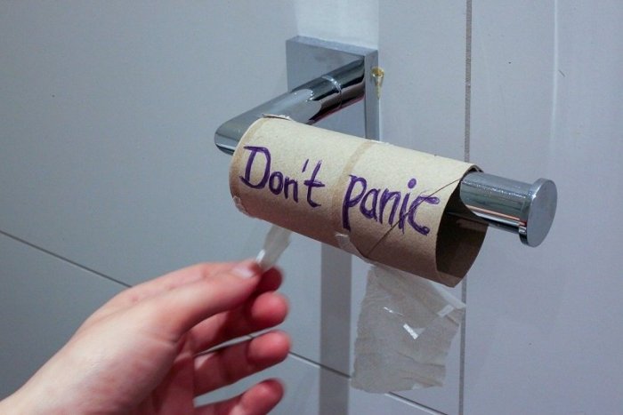 Ilustračný obrázok k článku Ľudia už počítajú každý útržok toaletného papiera! S touto KALKULAČKOU panika na záchode nehrozí