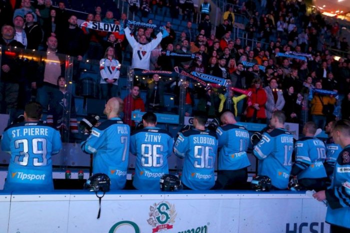 Ilustračný obrázok k článku Koronavírus zasiahol aj hokejový Slovan: Bez zmluvy už je aj šéf klubu!