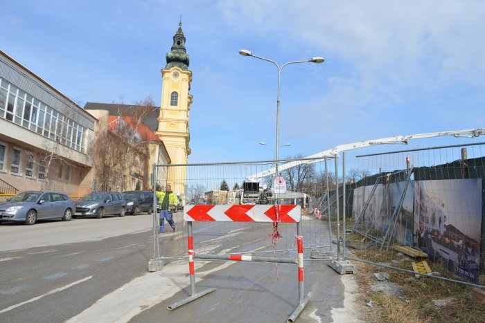 Ilustračný obrázok k článku V centre mesta budú demontovať výškový žeriav: Cesta bude uzavretá