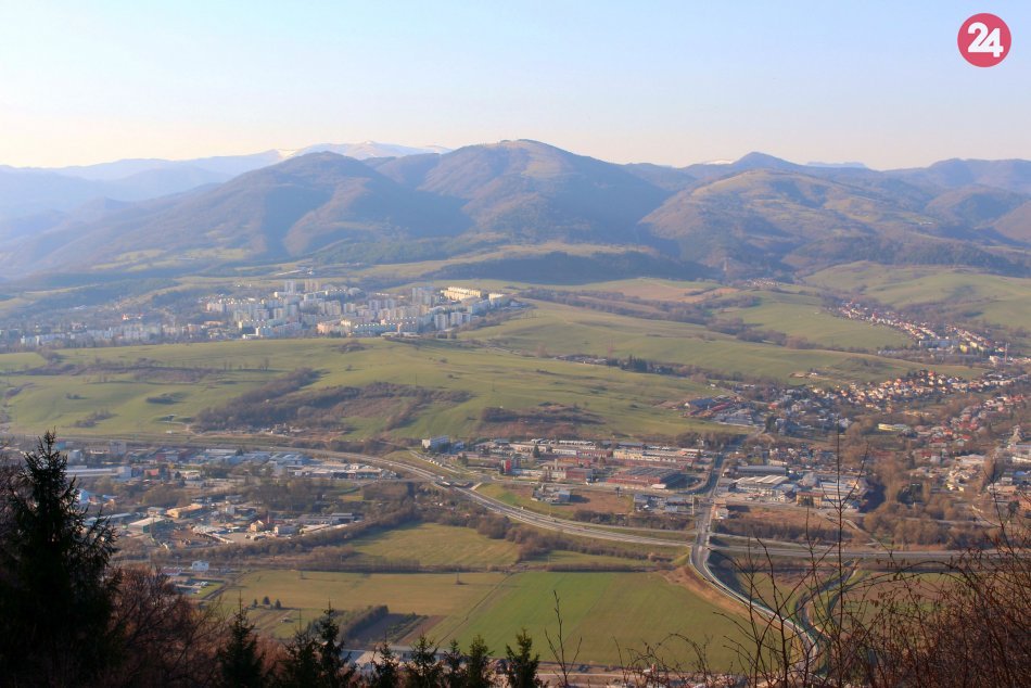 Ilustračný obrázok k článku Čarovné miesto nad Bystricou: Takýto výhľad sa vám naskytne zo Starej kopy, FOTO