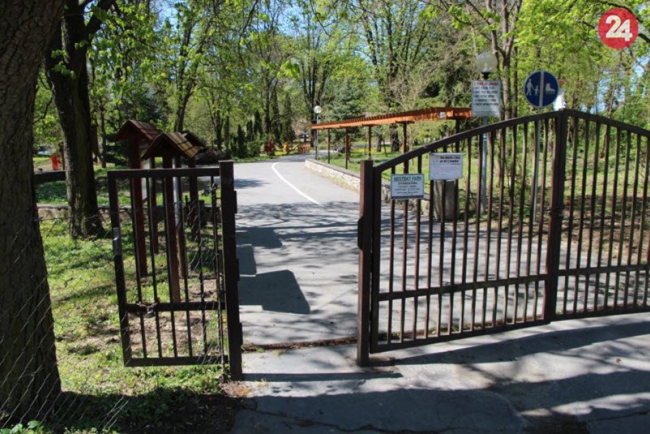 Ilustračný obrázok k článku Radnica v Lučenci zmiernila prísne nariadenia: Mestský park je opäť otvorený
