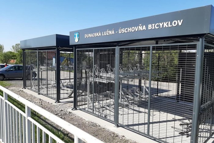 Ilustračný obrázok k článku Dunajská Lužná sa môže pochváliť parádnou úschovňou bicyklov na dôležitom mieste