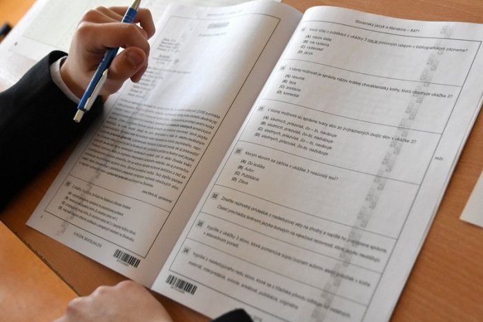 Ilustračný obrázok k článku Y, I, pendler či kurzarbeit. V jazykovej poradni majú plné ruky práce. Slúžia rodičom aj žiakom