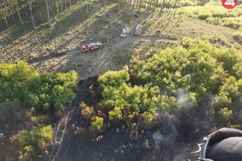 Ilustračný obrázok k článku V Pezinskej Babe horí les: Oheň zachvátil niekoľko hektárov v ťažkom teréne