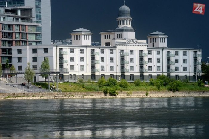 Ilustračný obrázok k článku V legendárnej budove na nábreží Dunaja bude veľká piváreň