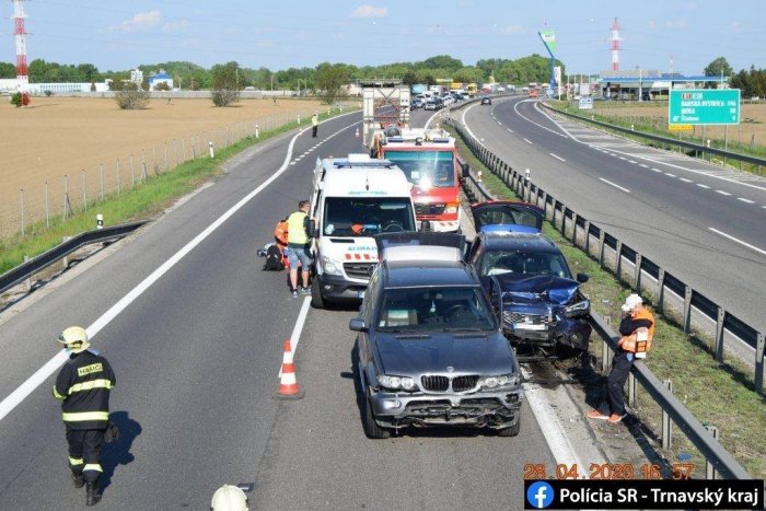 Ilustračný obrázok k článku Nehoda na R1 smerom od Serede na Trnavu, zranili sa viacerí ľudia