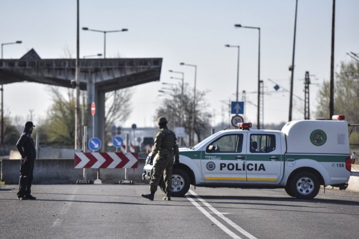 Ilustračný obrázok k článku Na hraniciach opäť pod dohľadom: Polícia bude monitorovať dodržiavanie opatrení