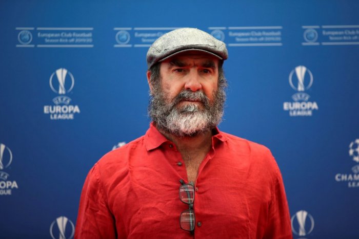 Ilustračný obrázok k článku Cantona vyzerá ako vidiečan, ale s loptou to STÁLE vie! VIDEO