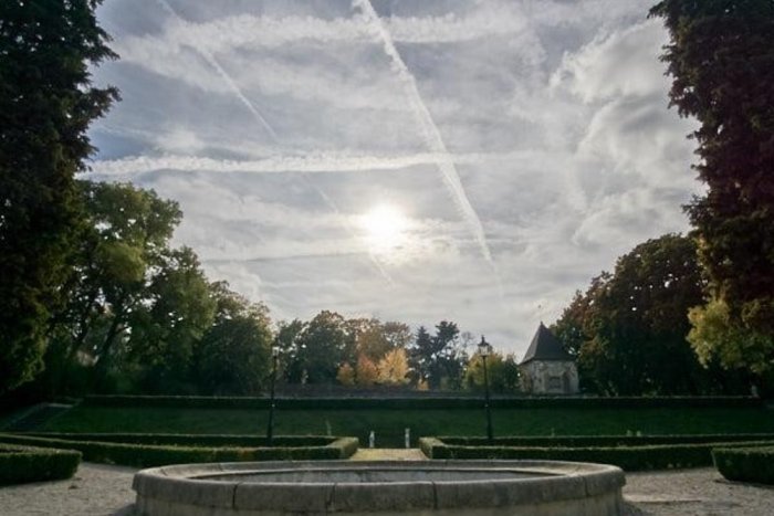 Ilustračný obrázok k článku Opravujú fontánu v terasových záhradách zámku Hlohovec