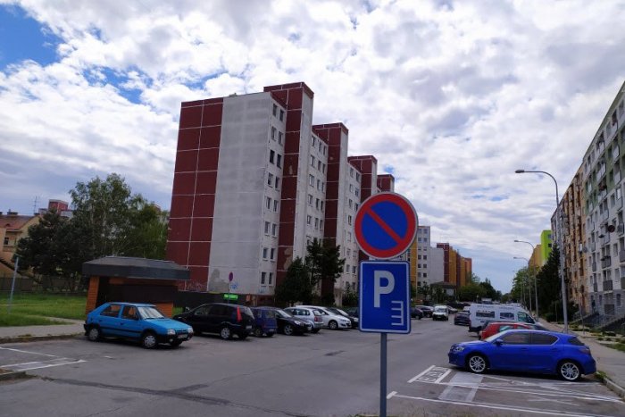 Ilustračný obrázok k článku Mesto Nové Zámky sa poriadne zapotilo: Spočítalo už 80 percent svojich domov a bytov