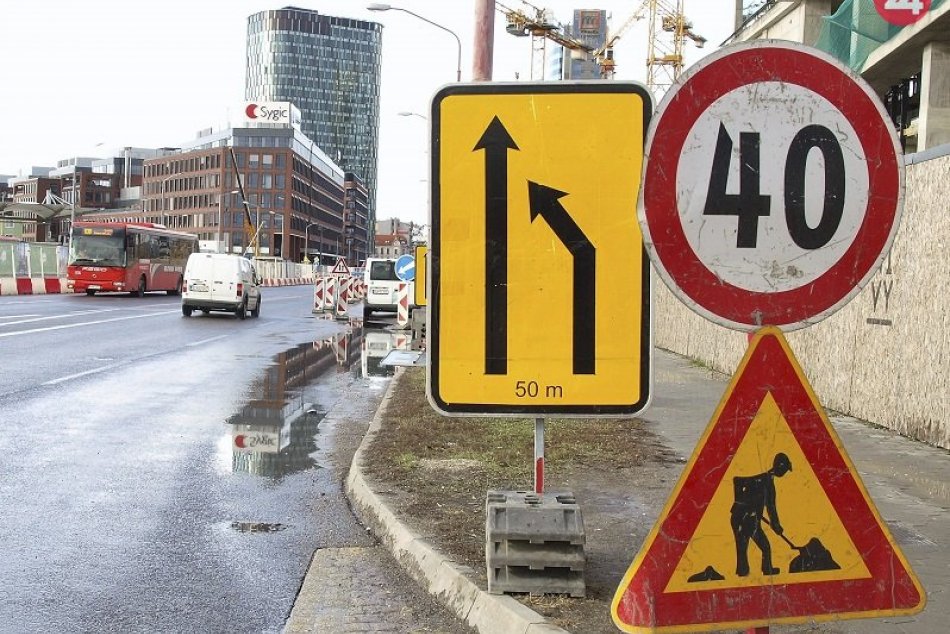 Ilustračný obrázok k článku Vodiči, pozor! Niektoré dopravné značky menia dizajn, iným dáme navždy zbohom + FOTO