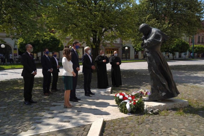 Ilustračný obrázok k článku Pri soche Jána Pavla II. sa v Prešove spomínalo na 100. výročie jeho narodenia