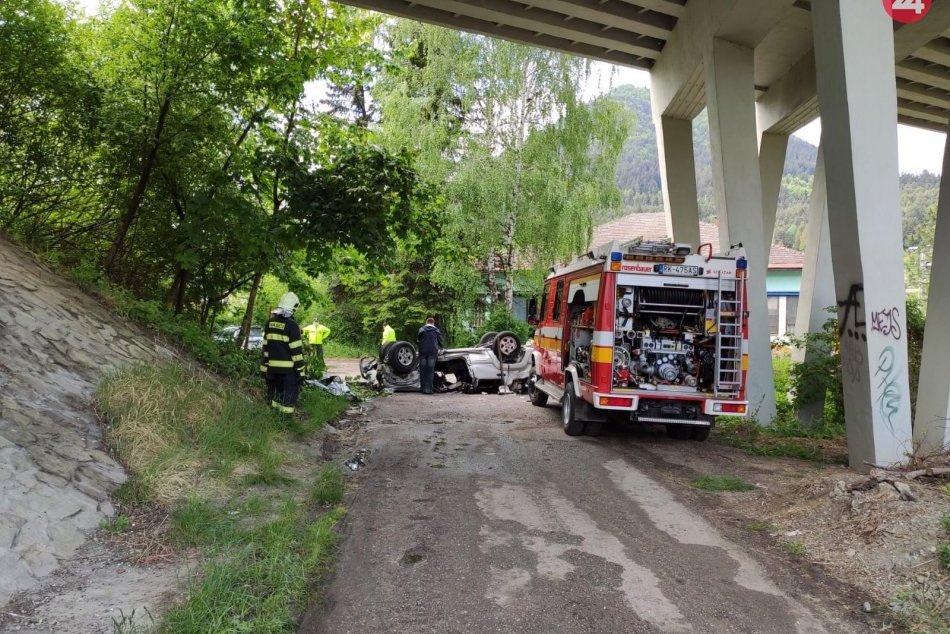 Ilustračný obrázok k článku Tragédia na Liptove: Auto zletelo z mosta, vyhasol ľudský život, FOTO