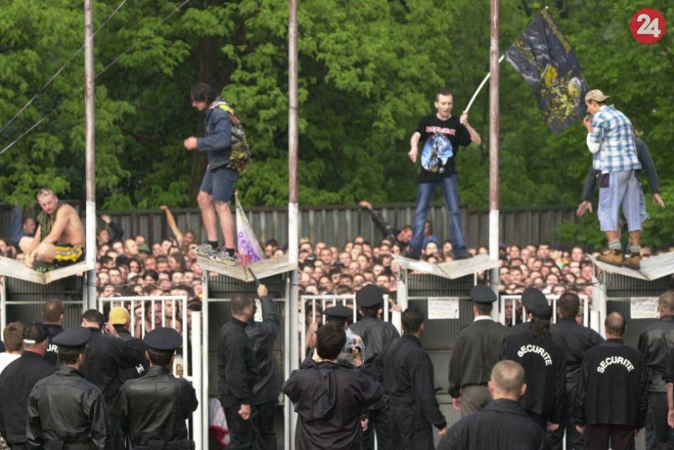 Ilustračný obrázok k článku Pred 21 rokmi zažila Bystrica hotové šialenstvo: Spomínate si na koncert Iron Maiden, FOTO