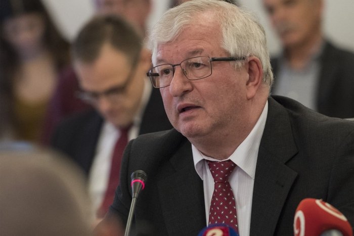 Ilustračný obrázok k článku Bývalý predseda Ústavného súdu Mazák bude kandidovať za šéfa Súdnej rady