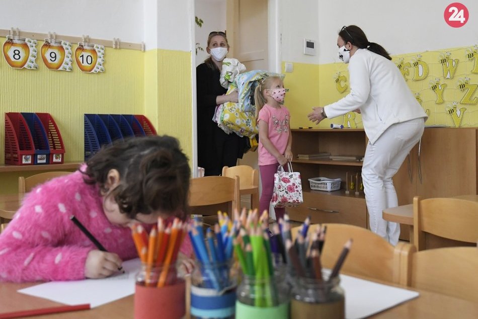 Ilustračný obrázok k článku Žiaci budú môcť doháňať učivo aj počas prázdnin: Na letné školy ide pol milióna eur